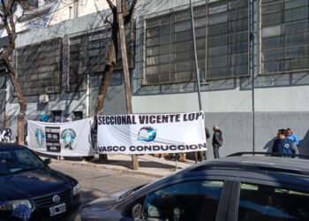Denuncian un lockout y salarios adeudados en una textil de Vicente López: unas 50 familias afectadas