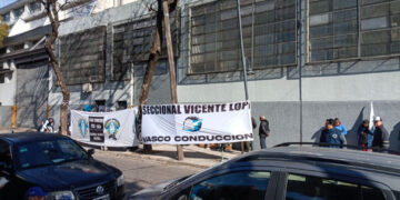 Denuncian un lockout y salarios adeudados en una textil de Vicente López: unas 50 familias afectadas