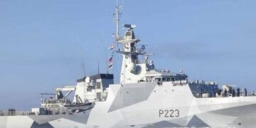 Diputados pidieron informes al Gobierno por el paso del buque de guerra británico HMS Medway que cruzó aguas argentinas sin aviso