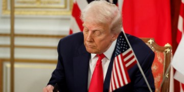 Donald Trump amenaza con bombardear puentes y centrales eléctricas de Irán por cada ataque a buques en el estrecho de Ormuz