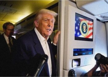 Donald Trump citó a periodistas de The New York Times tras una investigación sobre el nuevo Air Force One