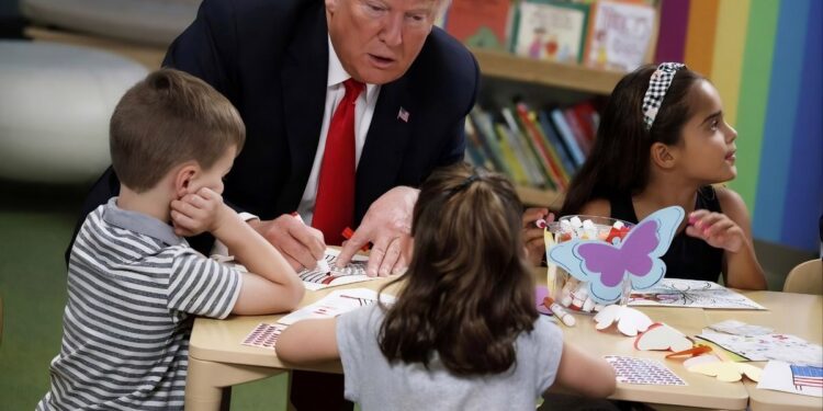 Donald Trump lanza un programa que regalará u$s1.000 a cada bebé nacido durante su mandato