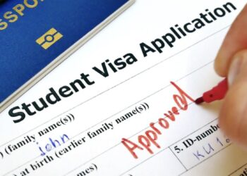 EEUU endurece las visas para estudiantes extranjeros e impondrá un límite máximo de permanencia