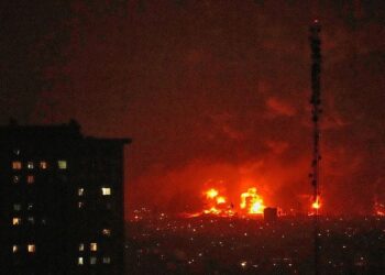 EEUU lanzó nuevos ataques contra Irán y se agrava la tensión en el estrecho de Ormuz