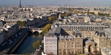 El Ayuntamiento de París duplica el impuesto a las viviendas vacías para destrabar la oferta habitacional