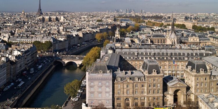 El Ayuntamiento de París duplica el impuesto a las viviendas vacías para destrabar la oferta habitacional