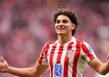 El campeón de la Premier League va por Julián Álvarez