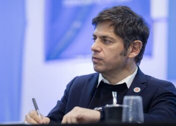En una cumbre con su tropa, Kicillof pidió «no caer en provocaciones» y dejó abierta la posibilidad de ir a una PASO