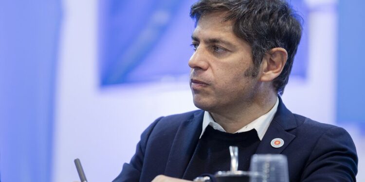 En una cumbre con su tropa, Kicillof pidió «no caer en provocaciones» y dejó abierta la posibilidad de ir a una PASO