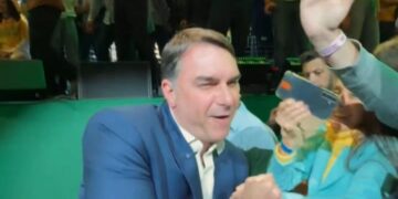 Flávio Bolsonaro fue proclamado candidato presidencial del Partido Liberal para enfrentar a Lula da Silva