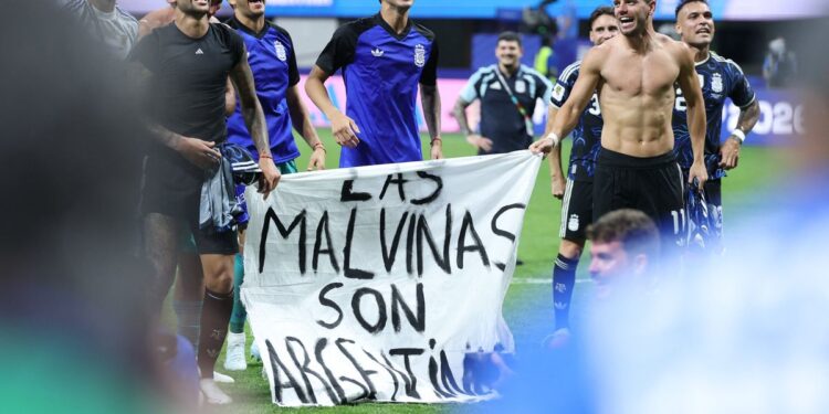 “No pueden ser británicas para siempre”, el editorial de The Guardian que reavivó el debate sobre las Islas Malvinas
