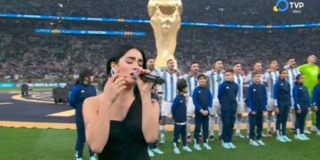 Piden que Lali vuelva a cantar el himno en la final del Mundial 2026
