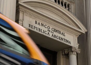 Qué dice el artículo 3° de la Carta Orgánica del BCRA que Javier Milei califica de “ignorancia espantosa”