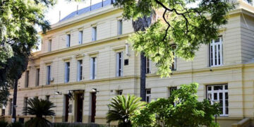 Salud mental en emergencia: denuncian el abandono de los hospitales neuropsiquiátricos de la Ciudad