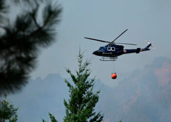 San Juan: 7 muertos al caer un helicóptero de control de incendios forestales