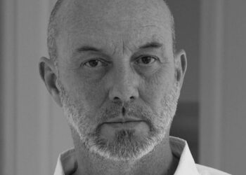 Sergio Bizzio: “Yo no escribo cuentos o novelas, me siento a escribir y termina siendo un cuento o una novela”