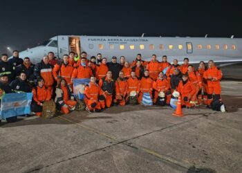 Terremoto en Venezuela: un segundo grupo de brigadistas argentinos partió para relevar a los rescatistas desplegados