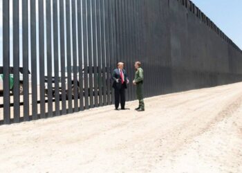 Tras revés de la Corte, ahora Donald Trump insiste con impedir ingreso de embarazadas que buscan ciudadanía para sus hijos
