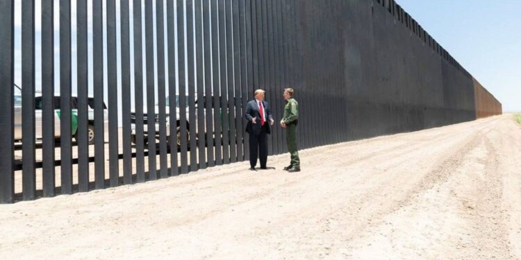 Tras revés de la Corte, ahora Donald Trump insiste con impedir ingreso de embarazadas que buscan ciudadanía para sus hijos