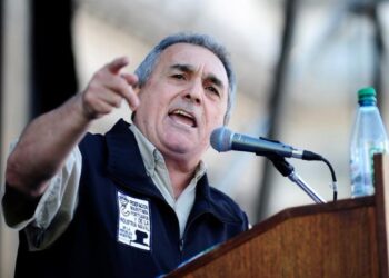 Un exjefe de la CGT cruzó a Arturo Pérez-Reverte por sus críticas a la Selección argentina