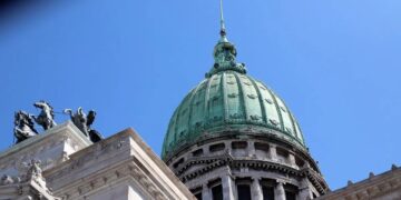 Un informe revela las diferencias entre libertarios y peronistas en el Congreso