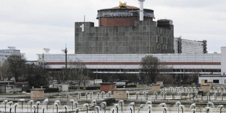 Alerta nuclear en Ucrania: Zaporiyia lleva más de una semana sin electricidad, advirtió la OIEA