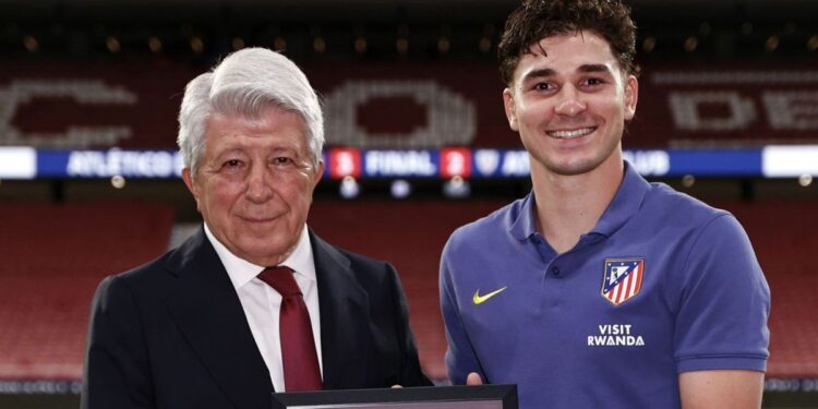 Atlético Madrid fue contundente sobre Julián Álvarez: “Es un jugador nuestro”