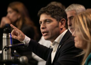 Axel Kicillof acusó a Javier Milei de usar los fondos a las provincias como “herramienta de extorsión política”