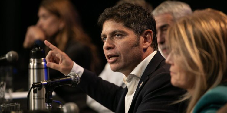 Axel Kicillof acusó a Javier Milei de usar los fondos a las provincias como “herramienta de extorsión política”