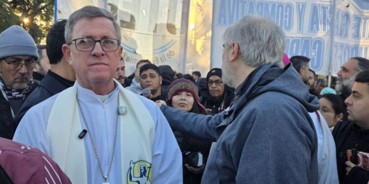 Casi la mitad de las personas que acuden a templos religiosos buscan ayuda económica, alimenticia o laboral