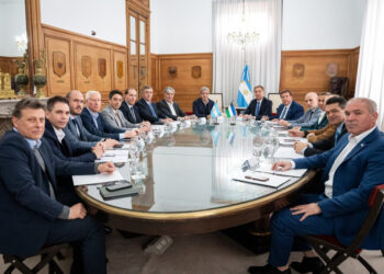 Cesión vial: Weretilneck firmó convenios con Nación y Río Negro se hará cargo de las rutas 22 y 151