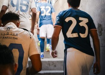 De los jugadores a los hinchas: la presentación de la camiseta de un club europeo que sorprendió a todos