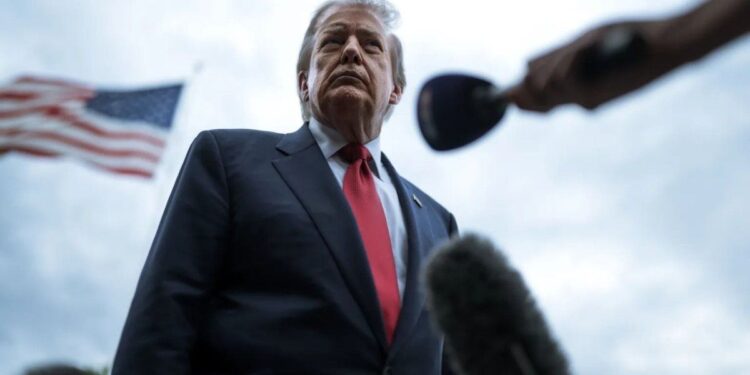 Donald Trump volvió a agredir a una periodista de CNN en la Casa Blanca