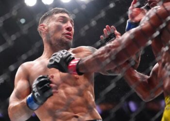 El brutal nocaut de Esteban Ribovics que dejó sin aliento a una leyenda de la UFC
