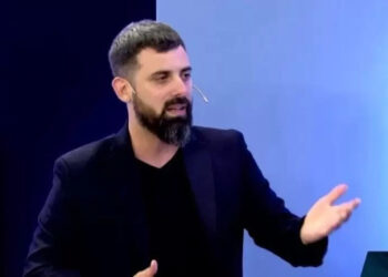 El peronismo olfatea un crecimiento del antimileísmo y debate ampliar la mesa de decisión