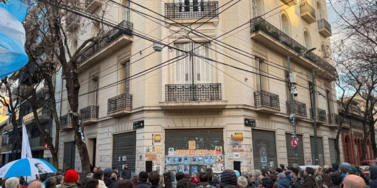 El peronismo se reparte tareas y debate en pos de la estrategia más eficaz y poderosa