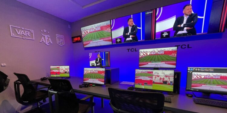 El VAR semiautomático ya tiene fecha de debut en el fútbol argentino