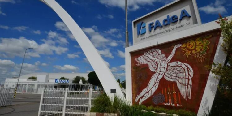 FAdeA, al borde del concurso: proveedores analizan llevar a los tribunales a la fábrica de aviones