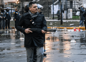 Grabois sobre el «policía sin uniforme» de la represión en Congreso: «Gauna fue quien me detuvo arbitrariamente por orden de Milei»
