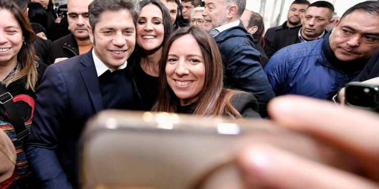 Kicillof acelera su armado nacional y pide al peronismo “construir una alternativa política” a Milei