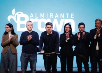 Kicillof apuntó contra Milei por el endeudamiento familiar y convoca a marchar contra la extranjerización de la tierra