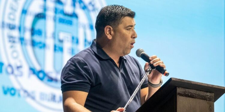 La CGT cuestionó al Gobierno por el salario mínimo y advirtió que busca montar “un show”