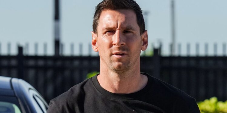 La despedida de Jorge Messi: quiénes acompañarán a Lionel en Rosario para el último adiós