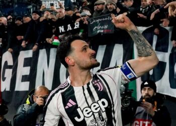 La inesperada lesión de un futbolista de la Juventus: un hincha quiso festejar y todo terminó mal