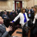 La oposición llevó al Senado los temas que incomodan al Gobierno: endeudamiento familiar, el buque inglés y el dinero de las rutas