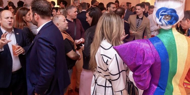 Las tendencias y desafíos del turismo LGBTQ+ se debaten en CABA
