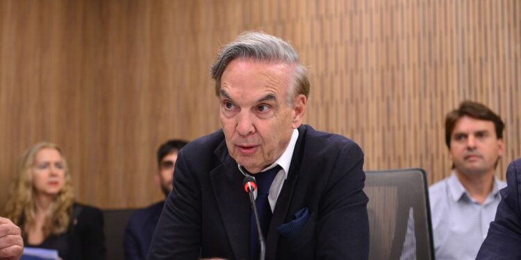 Miguel Ángel Pichetto tildó de “estúpido” el argumento del Gobierno sobre la morosidad