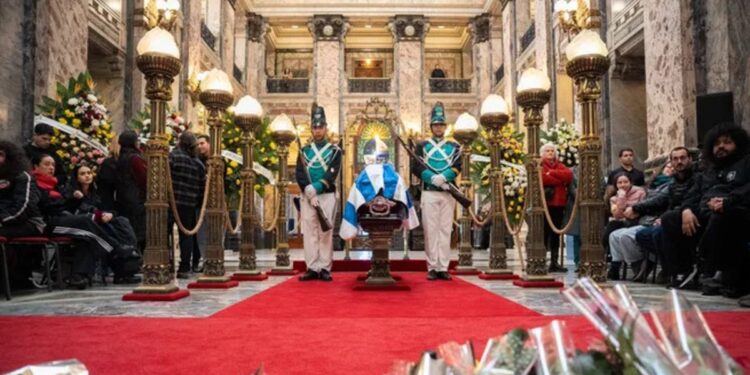 Montevideo despidió a Rubén Rada con una multitudinaria y emotiva ceremonia