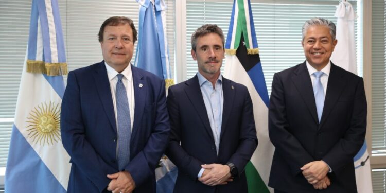 Río Negro, Neuquén y el CFI planifican juntos la conectividad del Alto Valle y Vaca Muerta