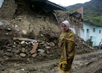 Tragedia en Colombia: hay al menos 111 muertos por el sismo de 7,4 grados y Cali declaró el alerta roja hospitalaria